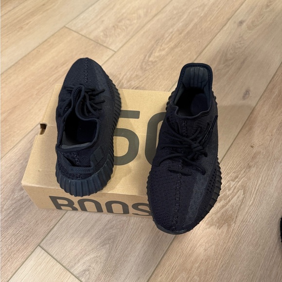 Yeezy Adidas Boost 350 Onyx size 10.5 men - Picture 5 of 5
